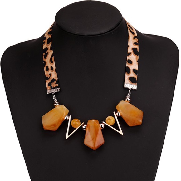 Yellow Vintage Style Gemstone Necklace - Picture 3 of 3